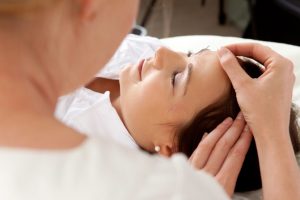 Hypnose als Ergänzung zur Augenbehandlung
